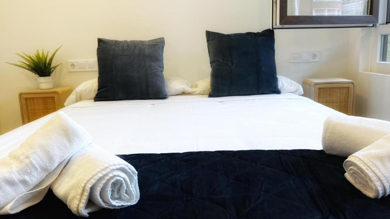 Deustown Apartamentos Бильбао Экстерьер фото
