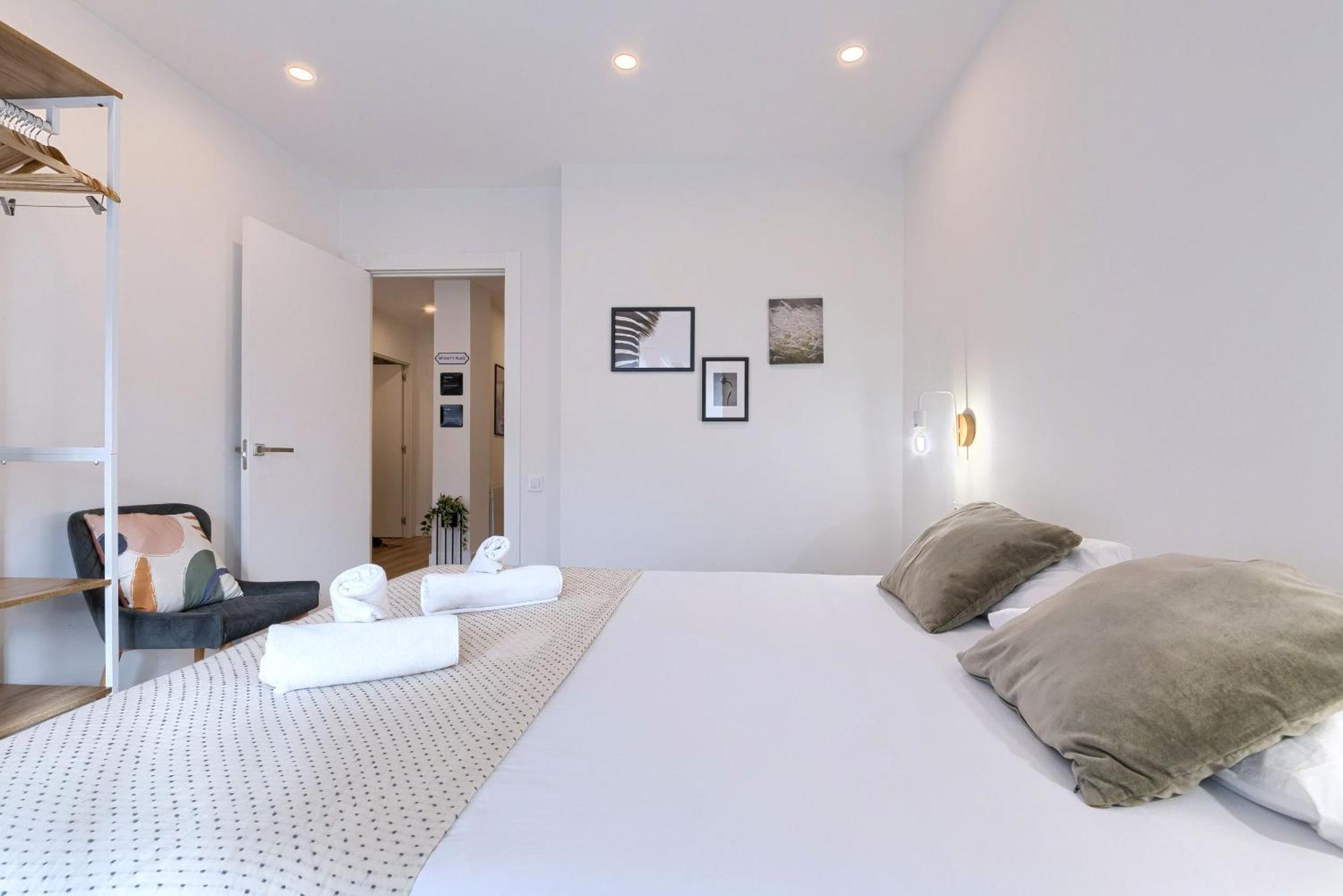 Deustown Apartamentos Бильбао Экстерьер фото
