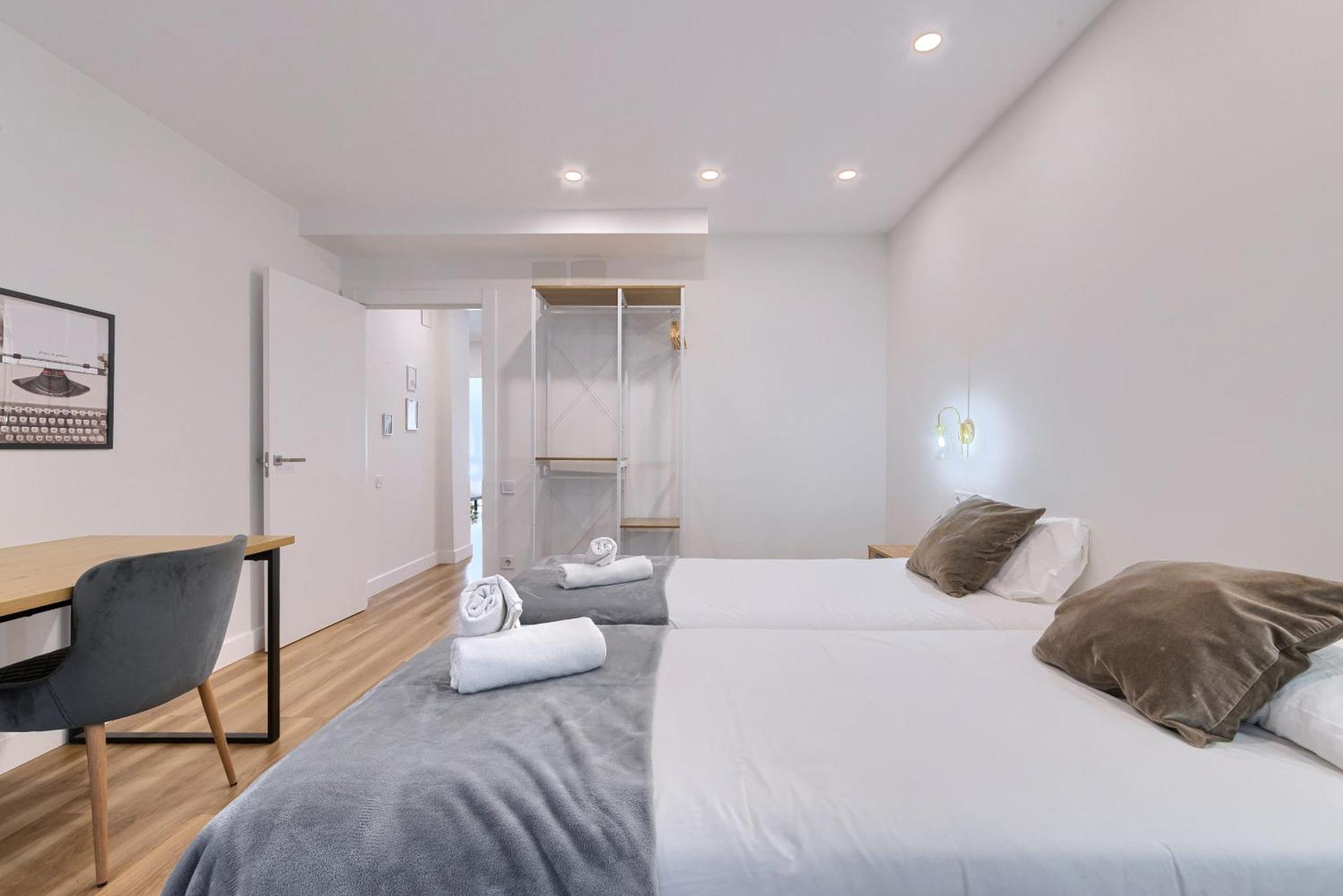 Deustown Apartamentos Бильбао Экстерьер фото