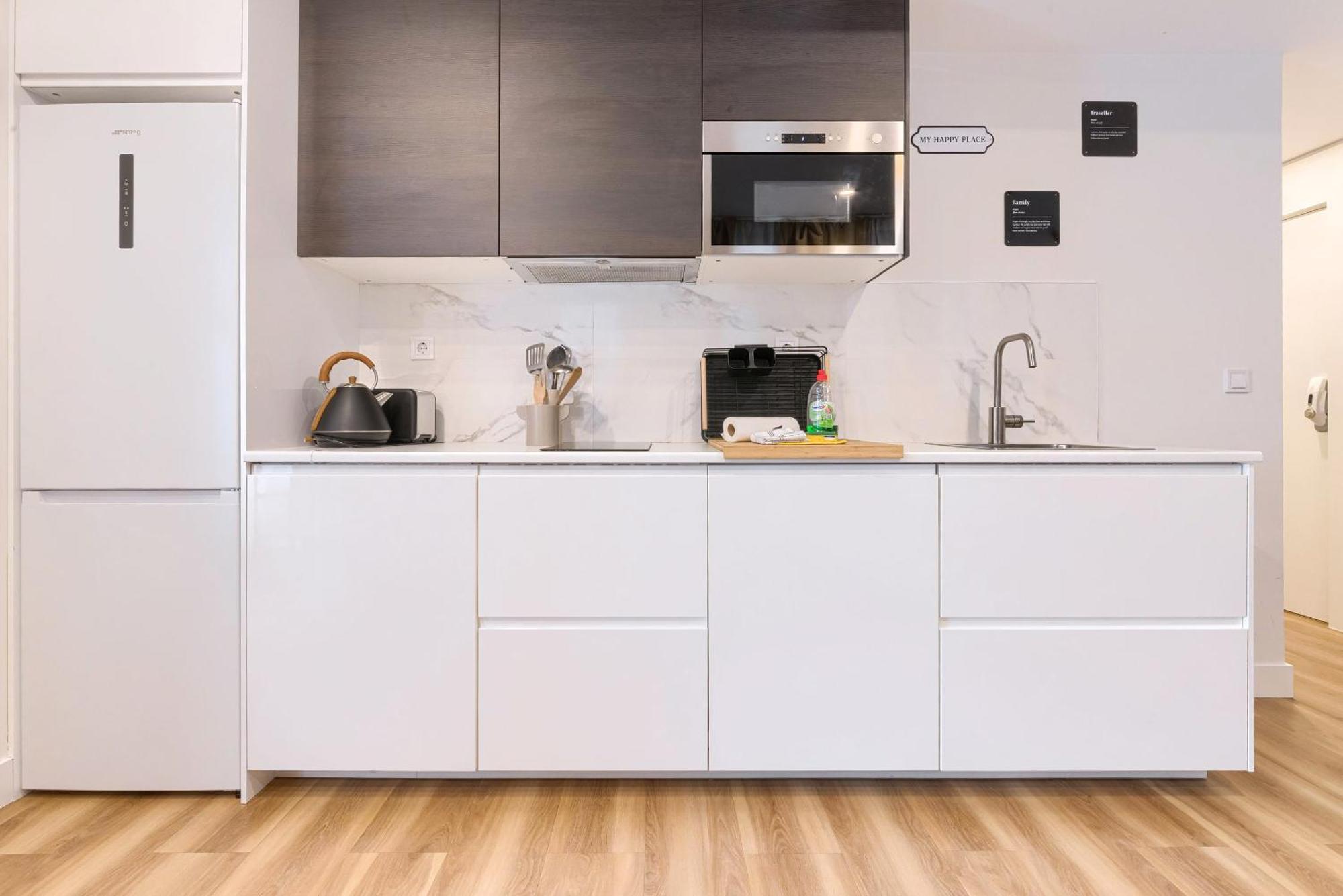 Deustown Apartamentos Бильбао Экстерьер фото