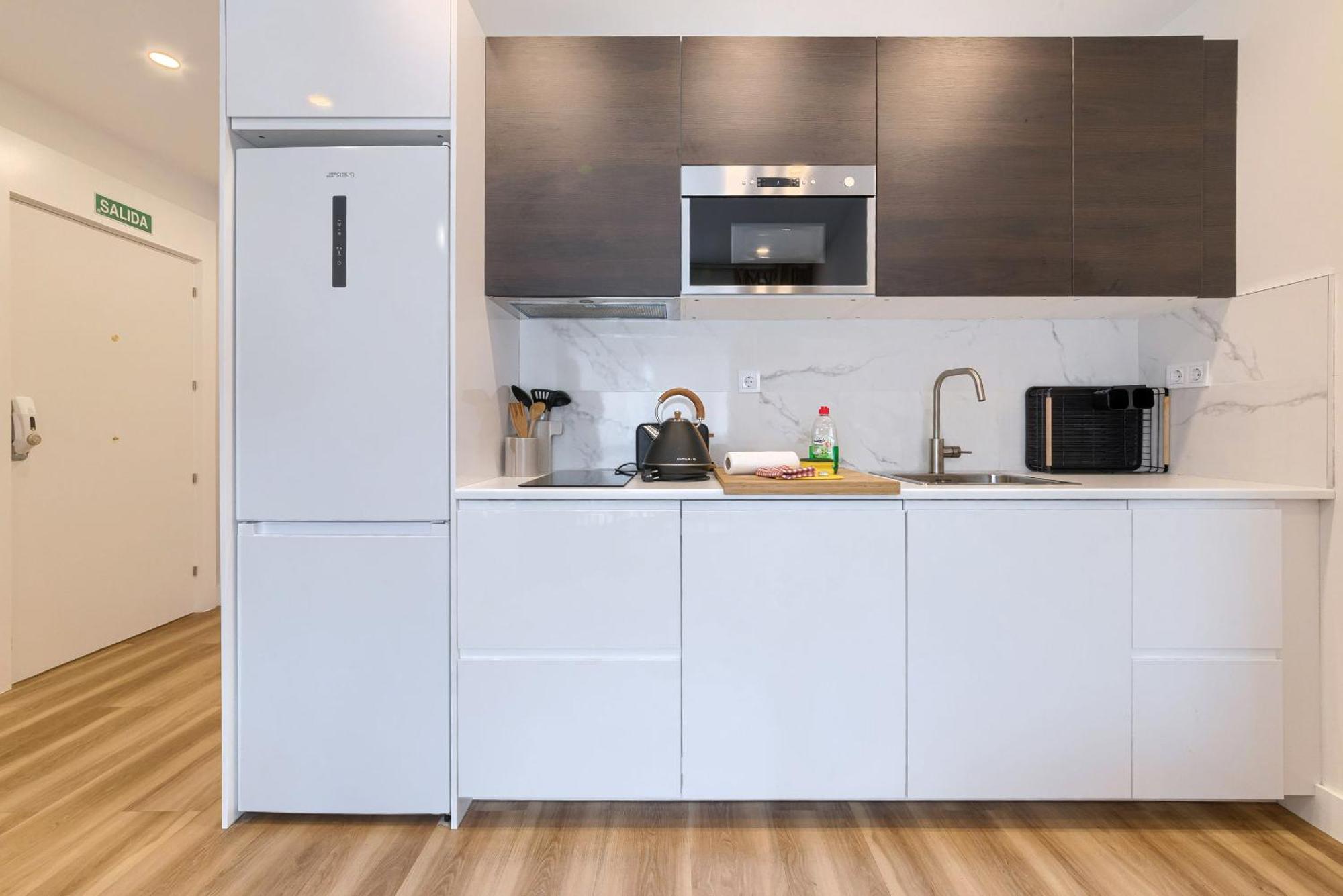 Deustown Apartamentos Бильбао Экстерьер фото